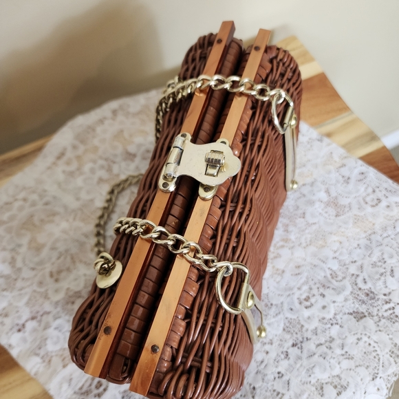 VTG 1960's Brown Woven Wicker Purse with Lucite Accent Bag Chain Handle Boho - Picture 3 of 11